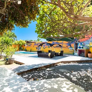  Hébergement de vacances Maison D'invites Dans Jardin Tropical Avec Piscine A Tahiti